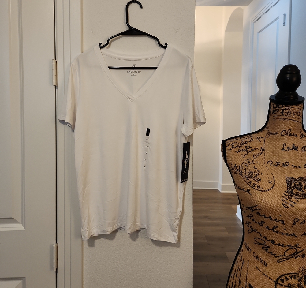 Skechers White V-Neck Short Sleeve Tee